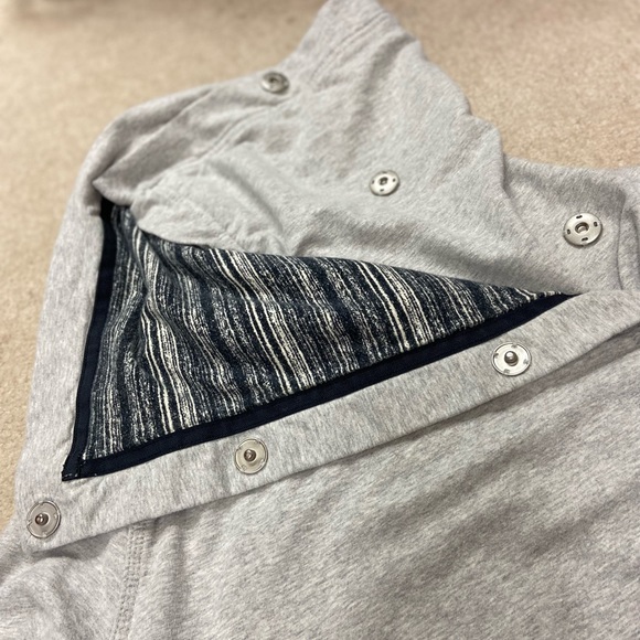 Lululemon Savasana Wrap Size 6 - Picture 9 of 9